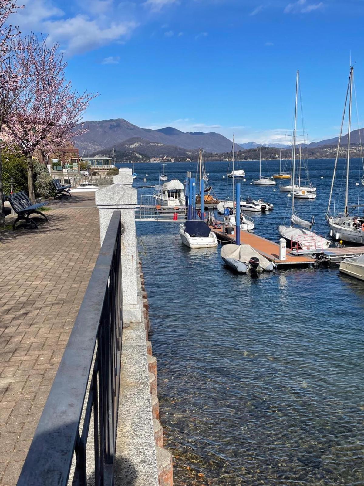 Appartamento Casa La Rosa Lesa Esterno foto