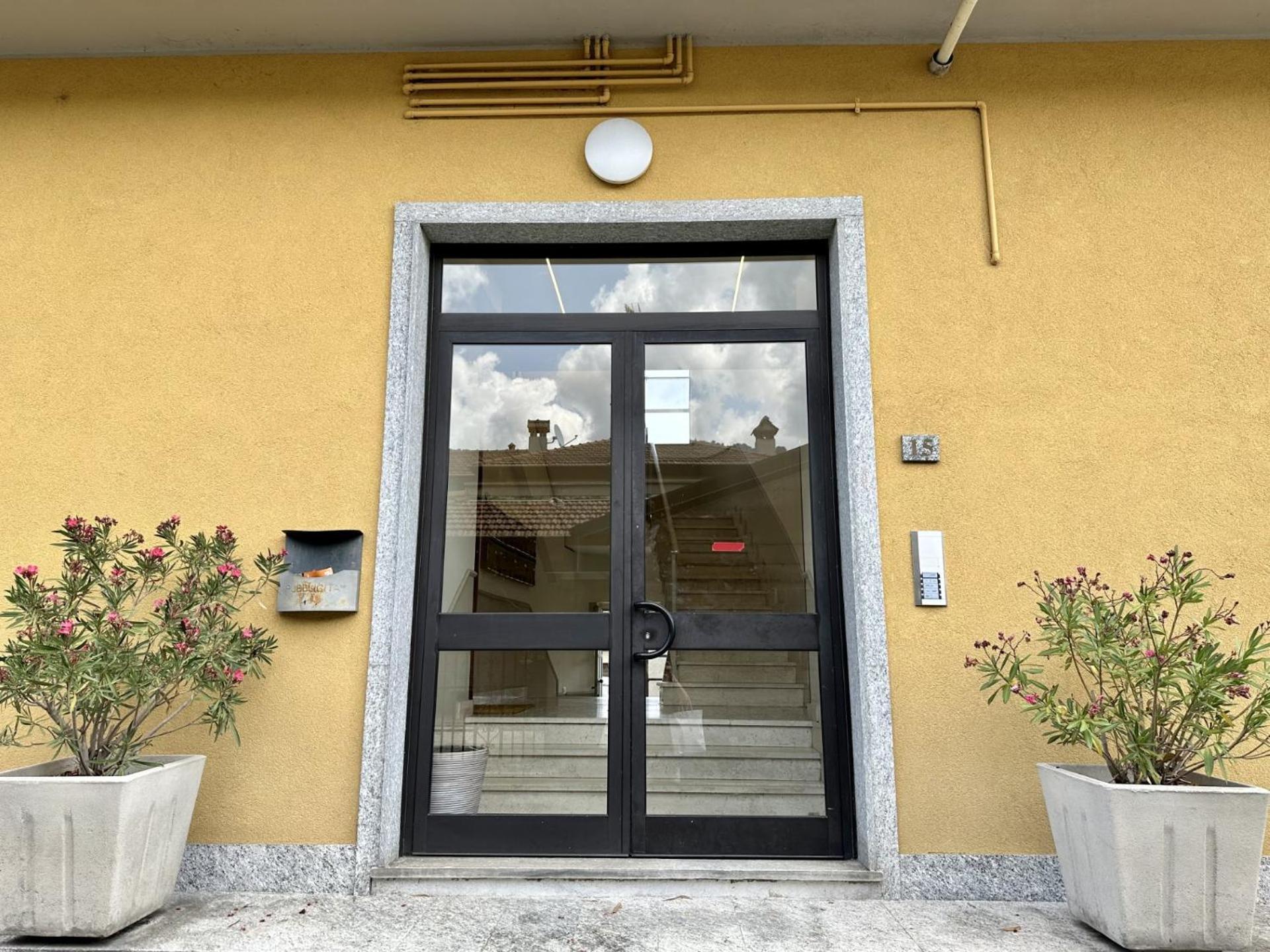 Appartamento Casa La Rosa Lesa Esterno foto